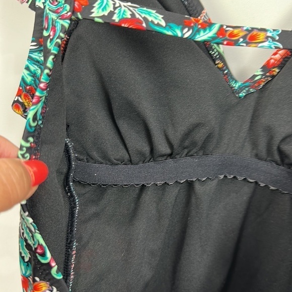 Jessica Simpson Estilo Black Floral Ruffle One-Piece
Swimsuit - Picture 7 of 11